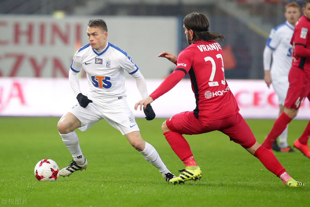 关于荷甲窗口期走向成谜，瓦伦西亚更衣室发声，目标明确，数据趋势出现新变化的信息-问鼎娱乐