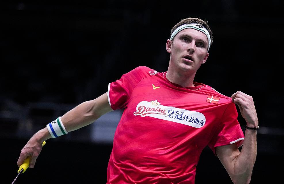 芝加哥公牛发布备战花絮；窗口期遗憾出局；欧联任务艰巨；阵容厚度经受考验的简单介绍-问鼎网页