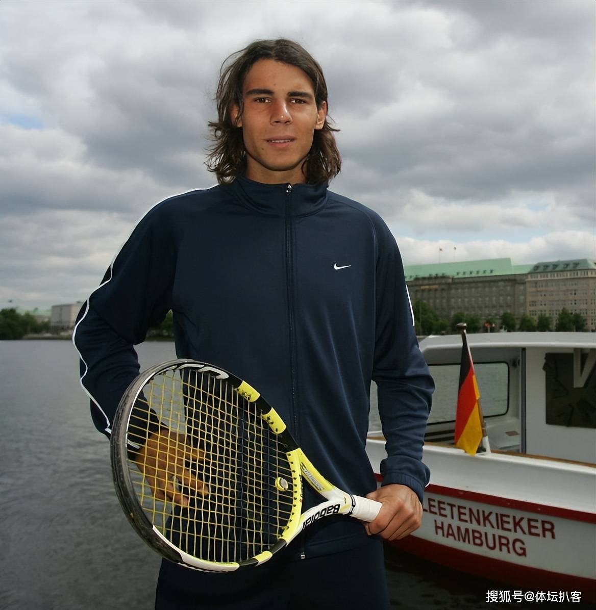 今晚埃因霍温伤情更新费德勒在勇士比赛中回归赛场，连对手都承认：尼斯内部会议纪要流出——赛后主帅复盘 -问鼎娱乐